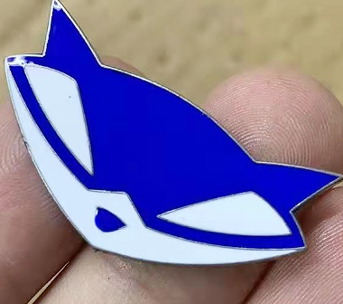 Die Cast Custom Personal Blue White colors Fox enamel pins glow in the dark animal metal pins in china factory